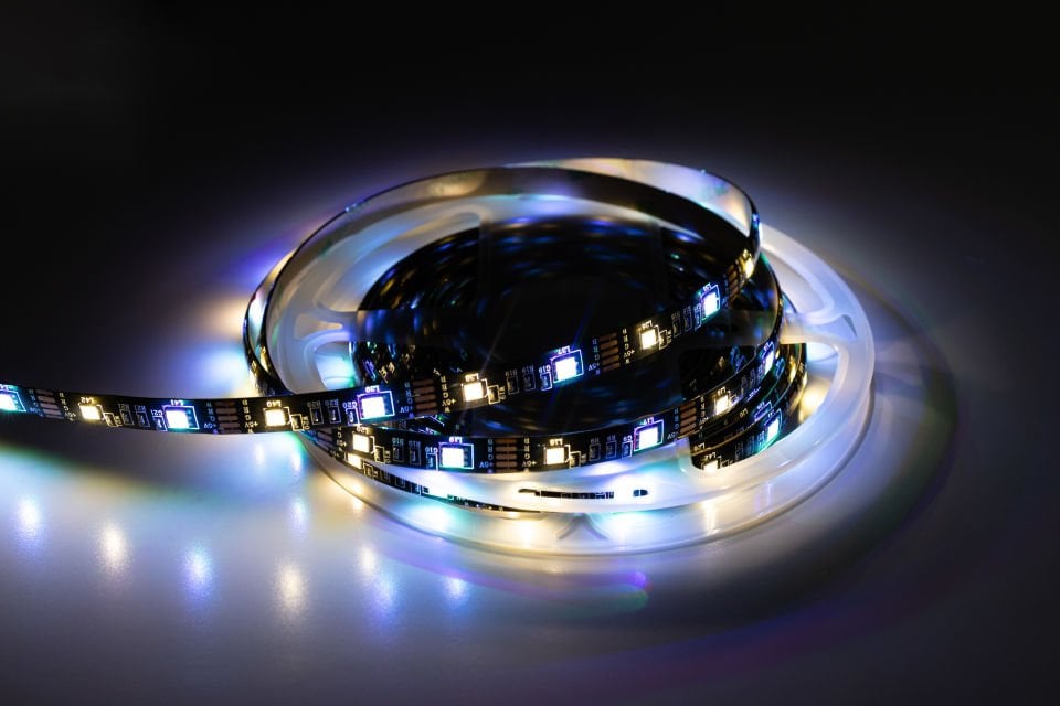 ORBUS RGB + Beyaz Şerit LED 5 Metre – Kumandalı ve Dimmerli